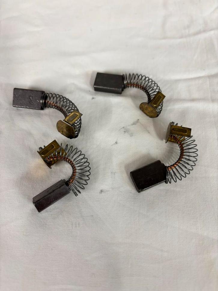 Nieuwe Koolborstels scootmobiel  oa Pride, Sterling etc., Diversen, Verpleegmiddelen, Nieuw, Verzenden