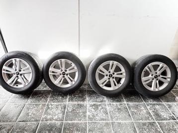 Audi Q3 lichtmetalen velgen met banden 17"  beschikbaar voor biedingen