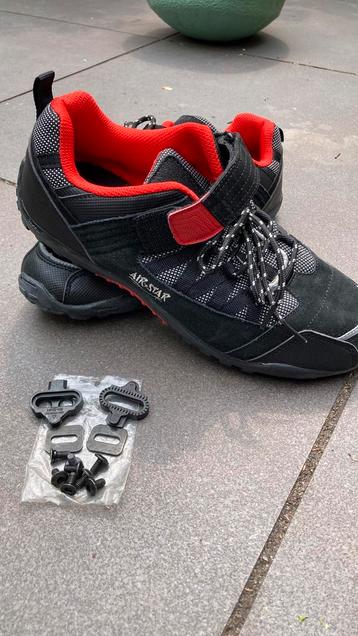 Nieuwe fietsschoenen Airstar. Mt 40 beschikbaar voor biedingen