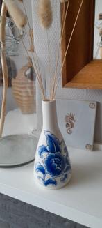 Vaasje delftsblauw gemaakt door Fair trade, Huis en Inrichting, Woonaccessoires | Vazen, Overige kleuren, Aardewerk of Porselein