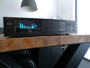 Mooie Technics SH-8046 2 x 7 bands equalizer met Touch-Panel beschikbaar voor biedingen