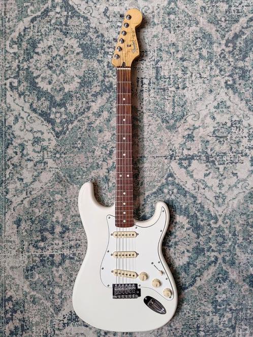 Fender Stratocaster - White - Rosewood, Muziek en Instrumenten, Snaarinstrumenten | Gitaren | Elektrisch, Zo goed als nieuw, Solid body