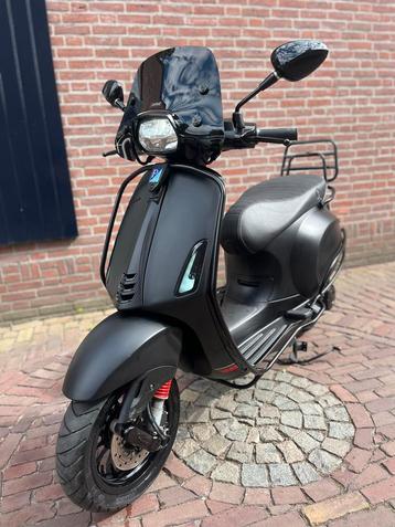 Vespa Sprint Full Black beschikbaar voor biedingen