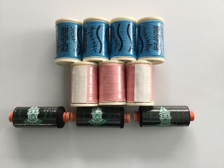 Machine naaigaren , blauw, roze en zwart., Hobby en Vrije tijd, Naaien en Fournituren, Nieuw, Garen of Naald(en), Ophalen of Verzenden