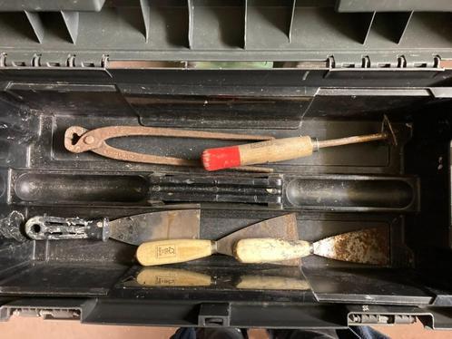 Gereedschap koffer trekveer hout beitels krabber monier-tang, Doe-het-zelf en Verbouw, Overige Doe-het-zelf en Verbouw, Gebruikt