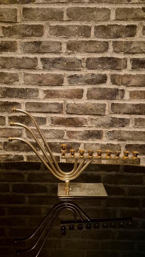 Joodse Menorah Chanukah Kaarsenhouder Israël, Antiek en Kunst, Antiek | Kandelaars, Overige materialen, Ophalen of Verzenden