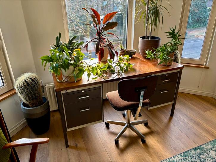 Gispen bruin retro bureau met bruine bureaustoel, Huis en Inrichting, Bureaus, Gebruikt, Bureau, Ophalen