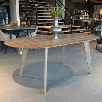 NIEUW: Inhouse Tafel Selectio Ovaal 200x100 cm beschikbaar voor biedingen