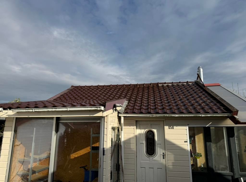 Hoogglans dakpannen - ca. 30 m' -zelf demonteren en ophalen, Ophalen, Gebruikt, Steen of Klei, 15 m² of meer