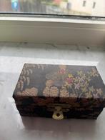 Chinese ballen met tringeltje, Ophalen, Zo goed als nieuw