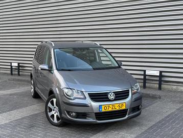 Volkswagen Touran 1.4 TSI Cross DSG (bj 2008) AUTOMAAT|CLIMA beschikbaar voor biedingen