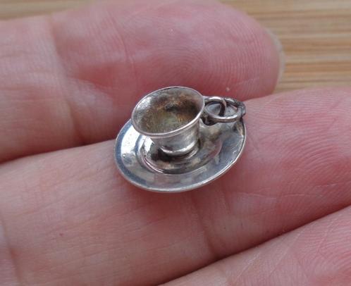 zilveren vintage bedel kop en schotel [829], Sieraden, Tassen en Uiterlijk, Bedels, Zo goed als nieuw, Overige merken, Zilver