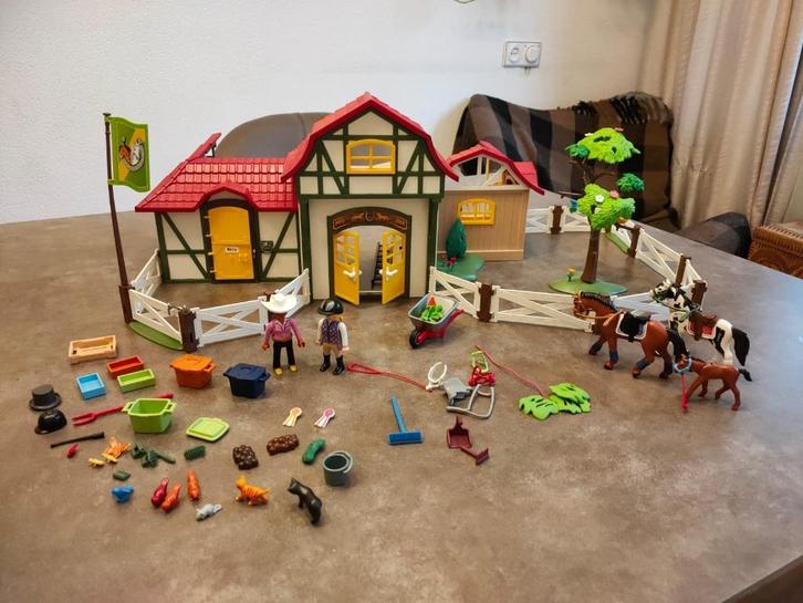 Paardenstal + veel extra's van playmobil, Kinderen en Baby's, Speelgoed | Playmobil, Gebruikt, Los playmobil, Ophalen