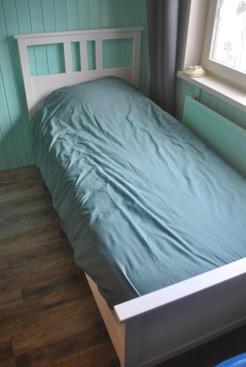 Eenpersoonsbed met matras Ikea, wit, hout,  zeer nette staat