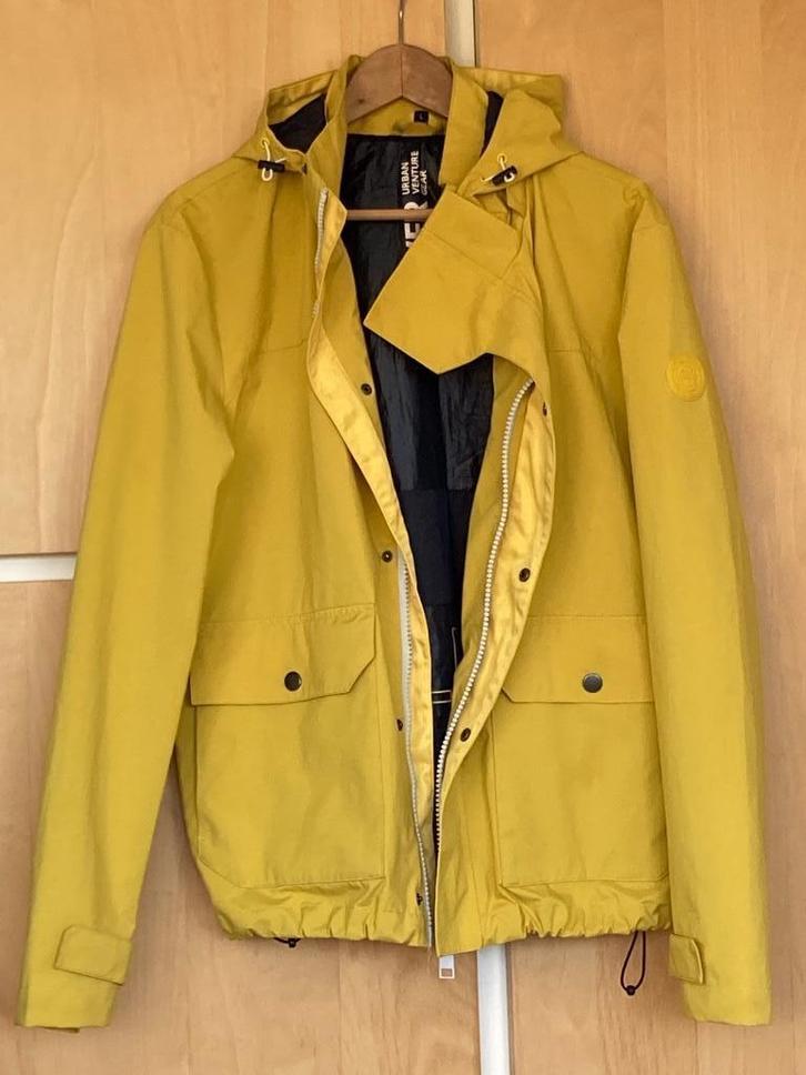 Vrolijke jongensjas, maat 158/164, Kinderen en Baby's, Kinderkleding | Maat 158, Zo goed als nieuw, Jongen, Jas, Ophalen of Verzenden