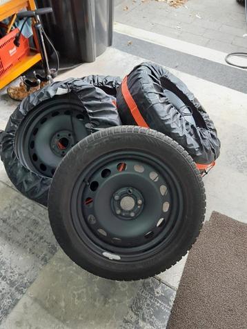 VW winterbanden op velg  Dunlop Volkswagen  complete set beschikbaar voor biedingen