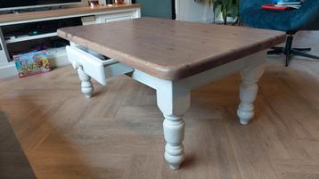 Houten Salontafel beschikbaar voor biedingen