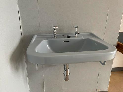 Retro licht blauwe wastafels (2 stuks), Huis en Inrichting, Badkamer | Badkamermeubels, Zo goed als nieuw, Minder dan 100 cm, 50 tot 100 cm