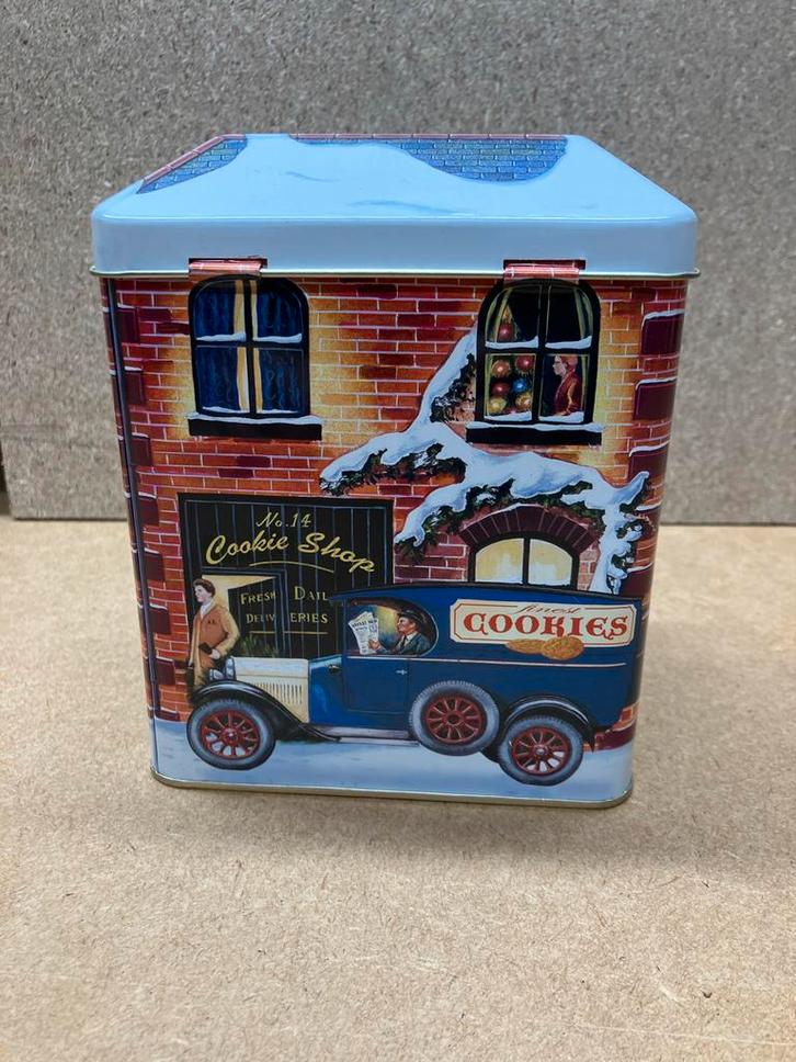 Vintage Koektrommel met Winterse Tafereel, Verzamelen, Blikken, Gebruikt, Koek(jes), Overige merken, Ophalen of Verzenden