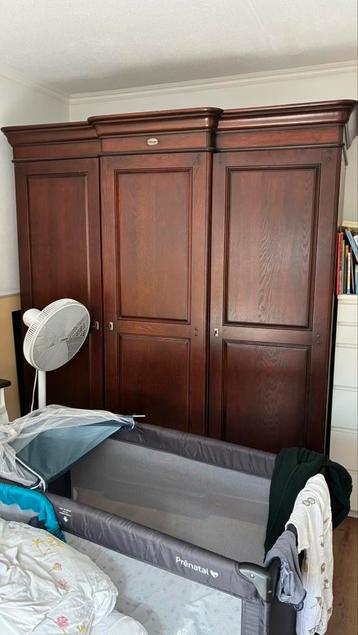 Solide houten ‘Dream’ kasten zonder boren beschikbaar voor biedingen