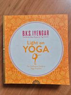 Light on yoga - B.K.S. Iyengar, Ophalen of Verzenden, Zo goed als nieuw, Meditatie of Yoga, Instructieboek