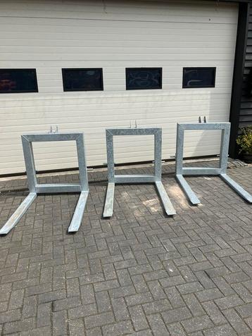 Palletdrager palletvork palletheffer 1000kg tractor trekker beschikbaar voor biedingen