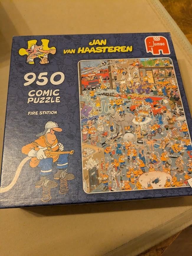 Puzzel Van Haasteren Fire Station 950 stukjes, Hobby en Vrije tijd, Denksport en Puzzels, Ophalen of Verzenden, 500 t/m 1500 stukjes