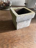 Vierkante stenen bloempot bloembak terracotta plantenbak, Tuin en Terras, Bloempotten, Rond, Ophalen of Verzenden, Zo goed als nieuw