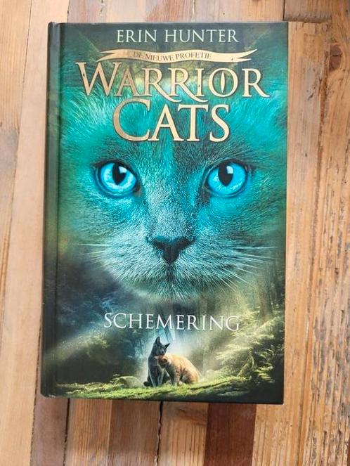 Erin Hunter - Schemering, Boeken, Kinderboeken | Jeugd | 13 jaar en ouder, Zo goed als nieuw, Ophalen of Verzenden