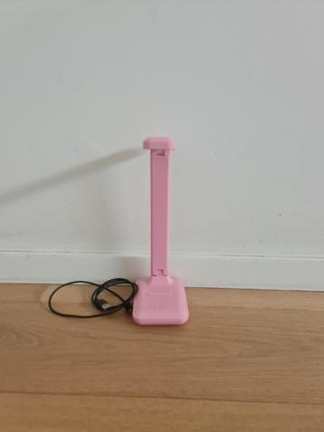 Roze (lees)lampje beschikbaar voor biedingen