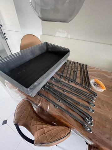 8 IKEA Komplement Draadmanden antraciet met geleiders beschikbaar voor biedingen