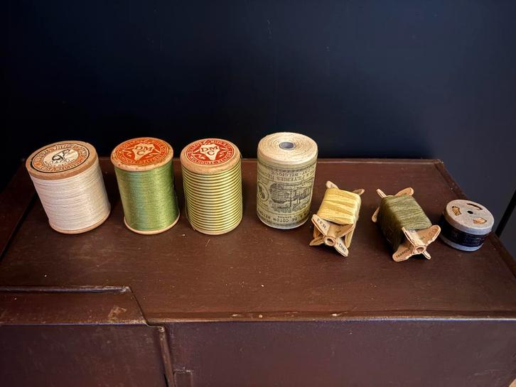 Vintage Garenklosjes - 7 stuks, Hobby en Vrije tijd, Naaien en Fournituren, Zo goed als nieuw, Garen of Naald(en), Verzenden