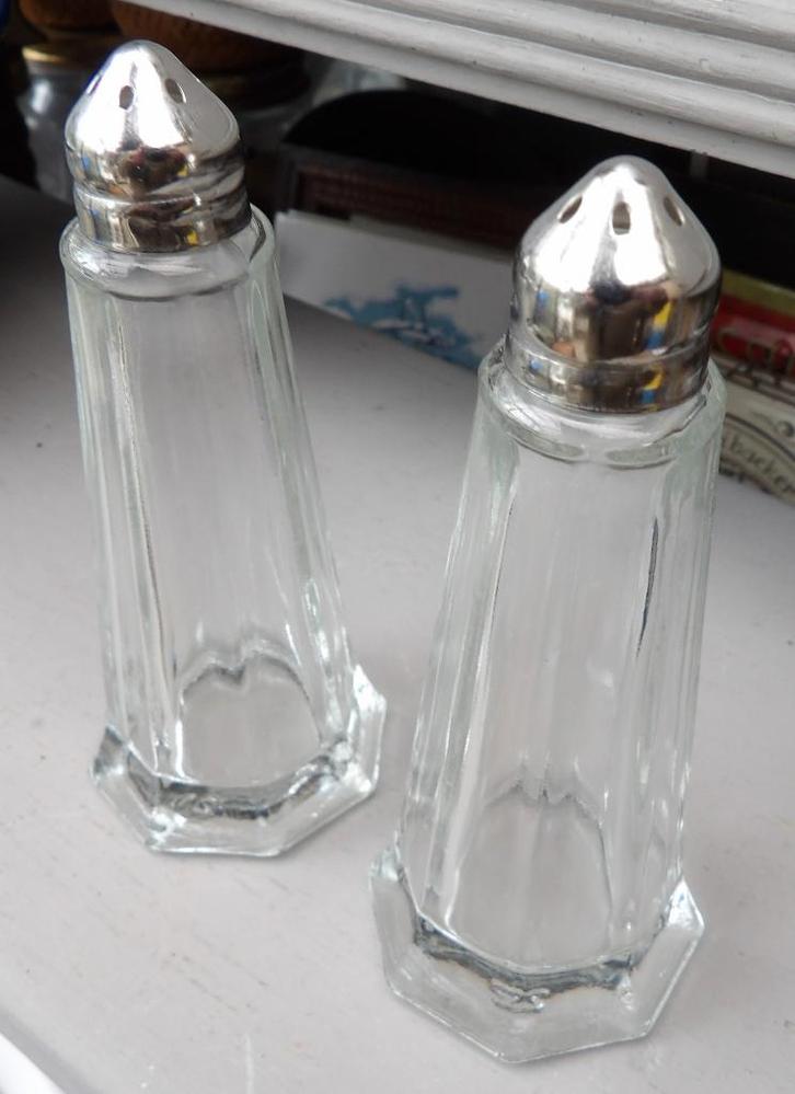 peper en zoutstel/ glaswerk/ keukenartikelen/ zoutstrooier, Antiek en Kunst, Antiek | Keukenbenodigdheden, Ophalen of Verzenden