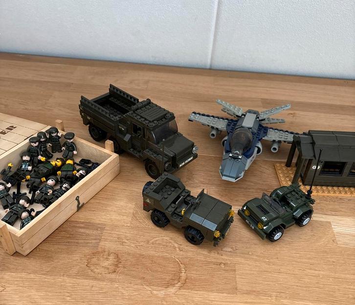 Leger Speelgoed Set - Vliegtuig, Kazerne, Voertuigen, Kinderen en Baby's, Speelgoed | Duplo en Lego, Gebruikt, Complete set, Ophalen of Verzenden