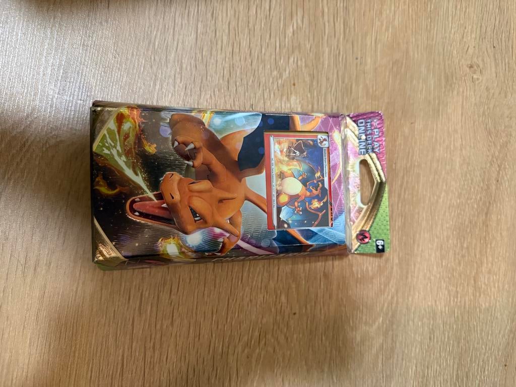 Charizard Theme Deck - Vivid Voltage, Hobby en Vrije tijd, Verzamelkaartspellen | Pokémon, Ophalen of Verzenden, Nieuw, Speeldeck