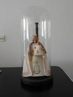 Antieke grote glazen stolp op plateau met pop Maria en kind, Ophalen