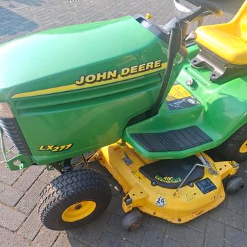 John deere zitmaaier grasmaaier beschikbaar voor biedingen