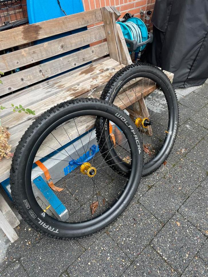 Handgespaakte carbon MTB wielset - I9 hydra naven - 29 inch, Fietsen en Brommers, Fietsonderdelen, Gebruikt, Mountainbike, Wiel