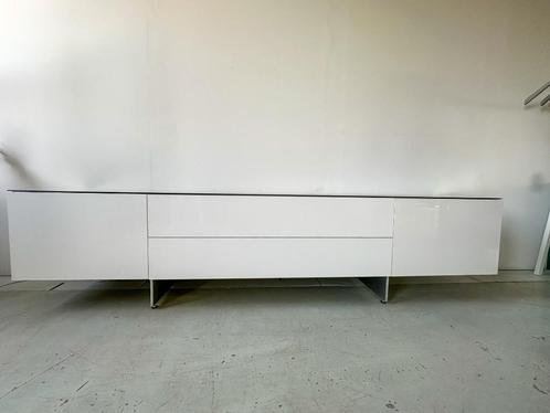 Minimalistisch design dressoir – wit hoogglans zwart blad, Huis en Inrichting, Kasten | Dressoirs, Zo goed als nieuw, 200 cm of meer