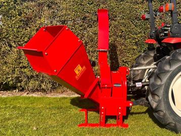 KS Houtversnipperaar Hakselaar aftakas minitractor compacttr beschikbaar voor biedingen