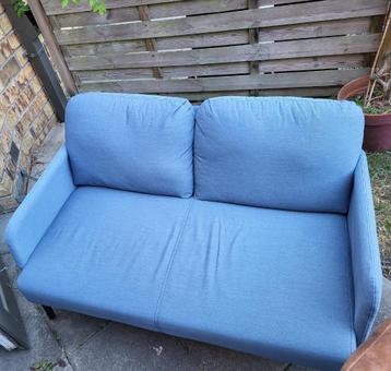️ IKEA GLOSTAD 2-zitsbank – Blauw – Compact formaat beschikbaar voor biedingen