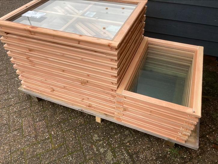 Douglas raam incl gelaagd glas 83.5x56cm, Doe-het-zelf en Verbouw, Kozijnen en Schuifpuien, Nieuw, Raamkozijn, Hout, 75 tot 150 cm