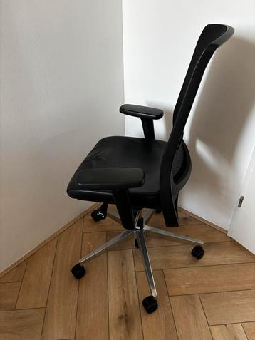 Ergonomische bureaustoel - Leer zwart beschikbaar voor biedingen