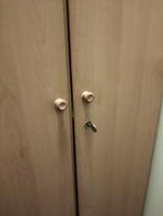 Kast van twee deur, Huis en Inrichting, Kasten | Roldeurkasten en Archiefkasten, Ophalen, Zo goed als nieuw, 50 tot 75 cm, 50 tot 100 cm