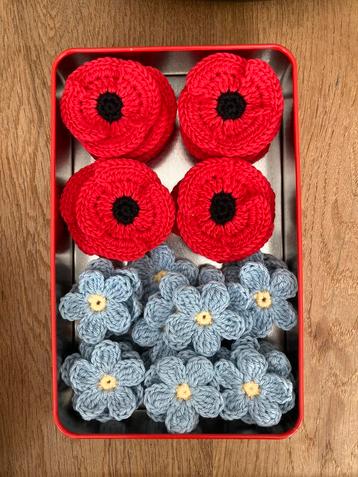 Gehaakte bloemen bloemetjes beschikbaar voor biedingen