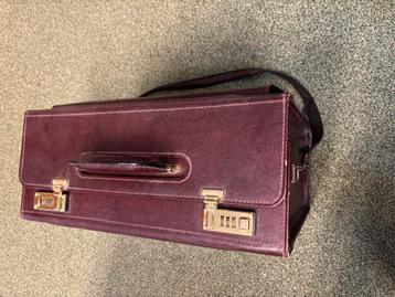 Vintage Claymore Aktetas beschikbaar voor biedingen