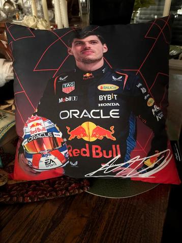 Nieuw Max Verstappen Kussen beschikbaar voor biedingen