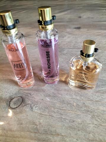 3 flesjes parfum beschikbaar voor biedingen