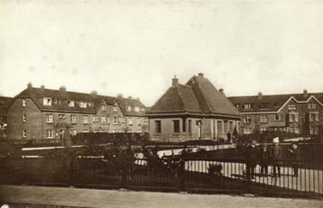 Meidoornplein met Openbare Leeszaal, Amsterdam - ongelopen beschikbaar voor biedingen