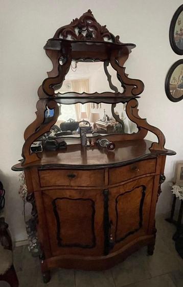 Open Bonheur kast beschikbaar voor biedingen